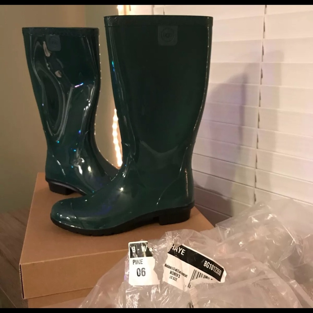 Ugg Shaye RainBoots size 6